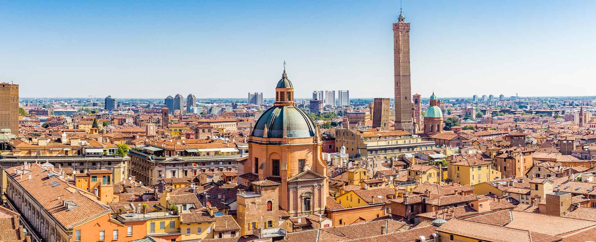 Una veduta del centro storico di Bologna