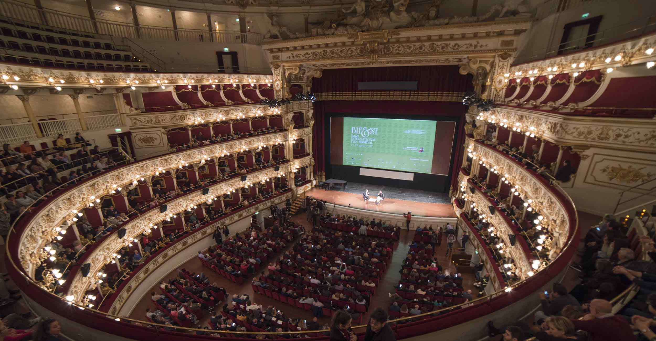 Il teatro Petruzzelli di Bari in occasione del Bif&st - Bari International Film Festival 2019
