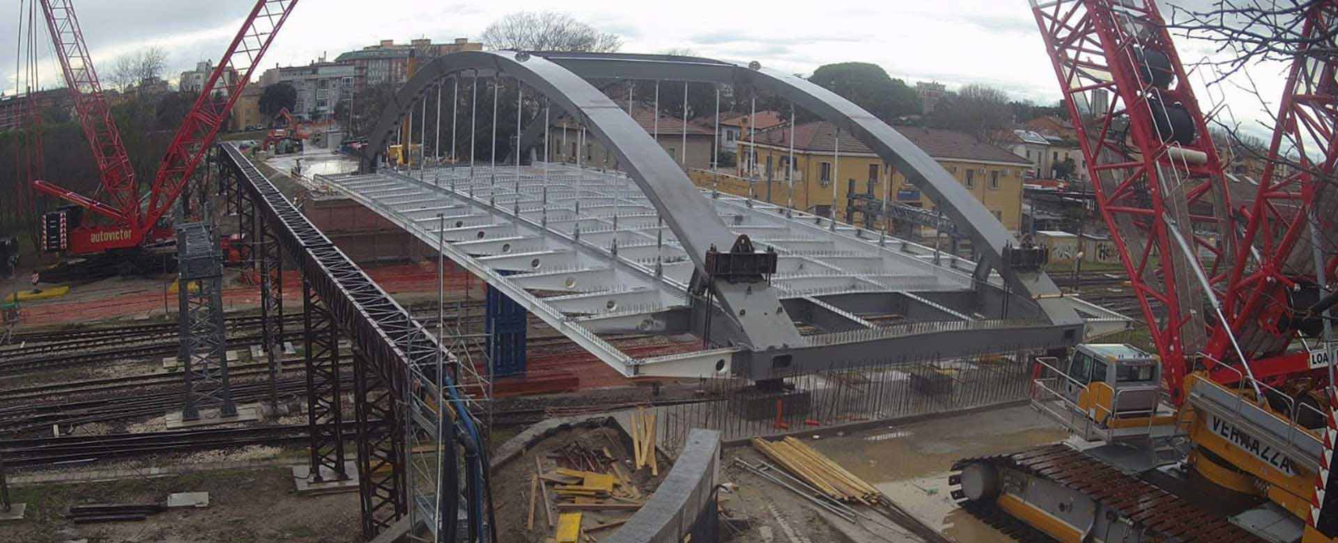 Scheletro metallico del ponte Teodorico a Ravenna