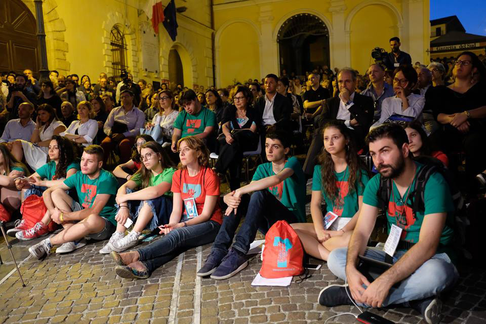Il pubblico della settima edizione del festival Trame, a piazzetta San Domenico, Lamezia Terme ©Mario Spada