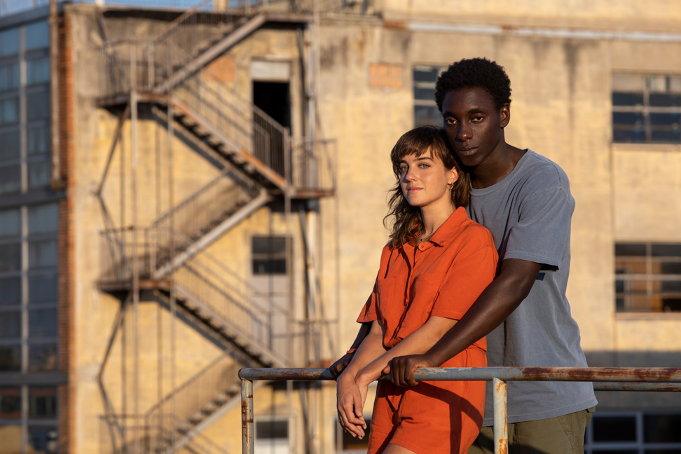 Beatrice Grannò (già nelle serie Doc. Nelle tue mani nei panni di Carolina, la figlia di Andrea Fanti, il personaggio interpretato da Luca Argentero) e Giuseppe Dave Seke nelle vesti di Anna e Omar/Zero