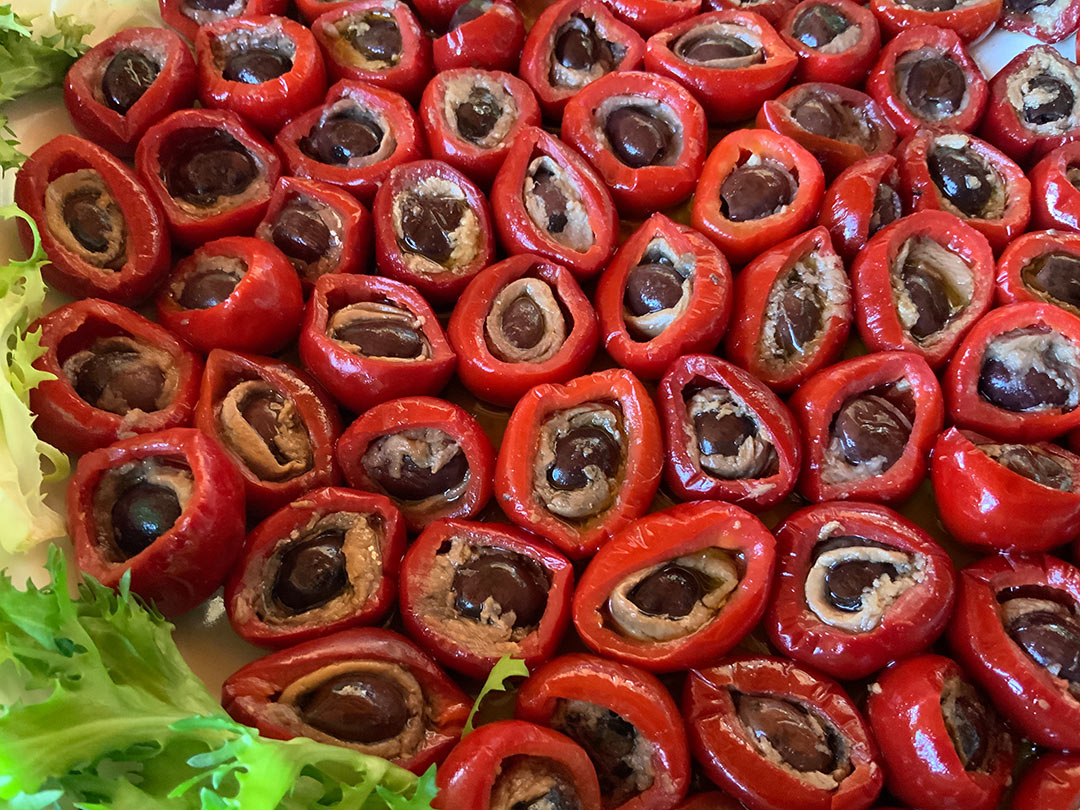 Foto: peperoncini ripieni di olive