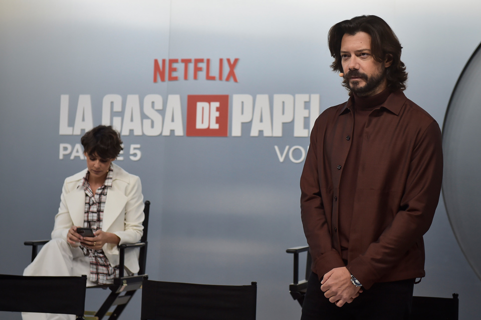 Belen Cuesta e Álvaro Morte, attori de La Casa di Carta Photo by Juan Naharro Gimenez/Getty Images for Netflix