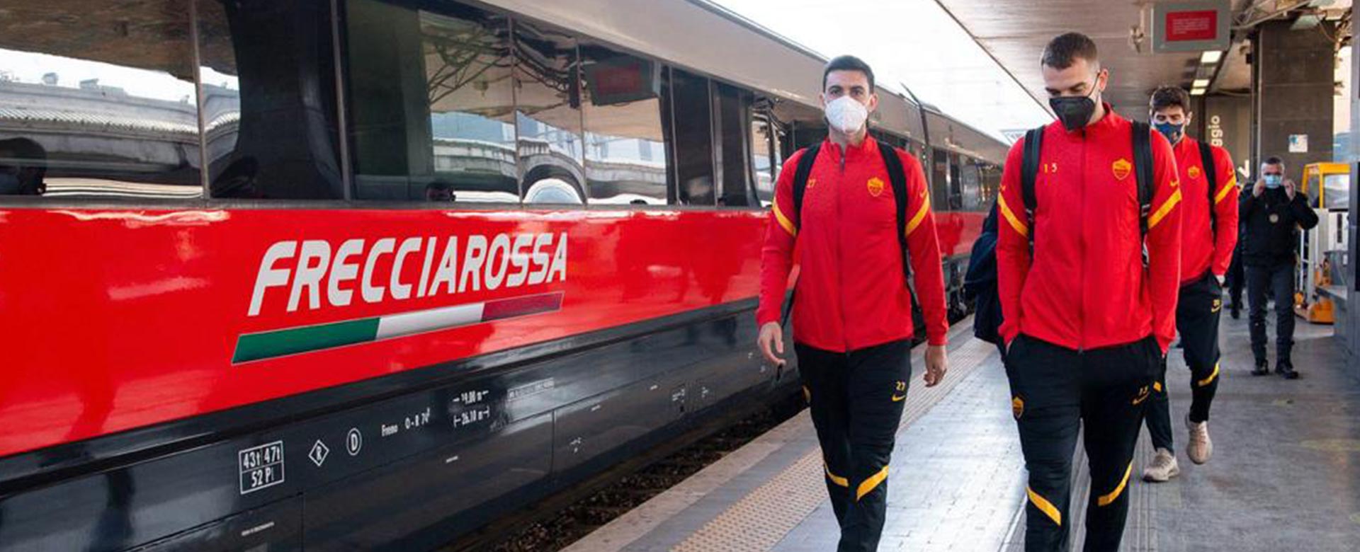 I calciatori della Roma si apprestano a salire a bordo del Frecciarossa in direzione Benevento, dove il 21 febbraio sfidano allo stadio Ciro Vigorito i padroni di casa