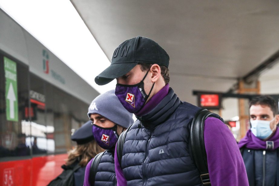 I calciatori della Fiorentina salgono a bordo del Frecciarossa in direzione Torino, in vista della gara di Serie A contro il Torino