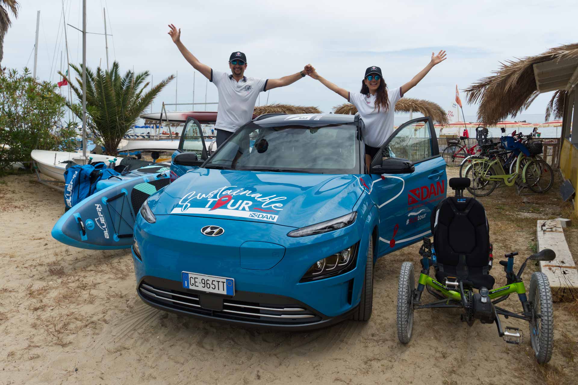 I sub Alana Alvarez e Manuel Bustelo alla partenza del Dan Sustainable Tour ©DAN Europe