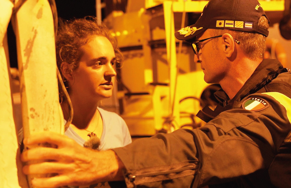 Una scena del film Sea-whatch 3 di Nadia Kailouli e Jonas Schreijäg