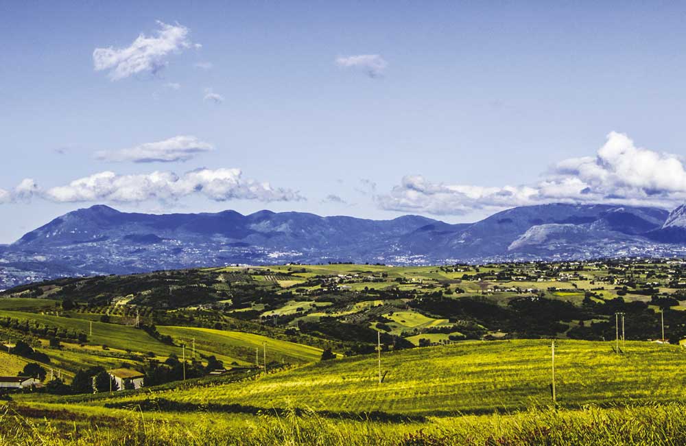 Il massiccio del Taburno Camposauro (BN) visto dalla Via Francigena