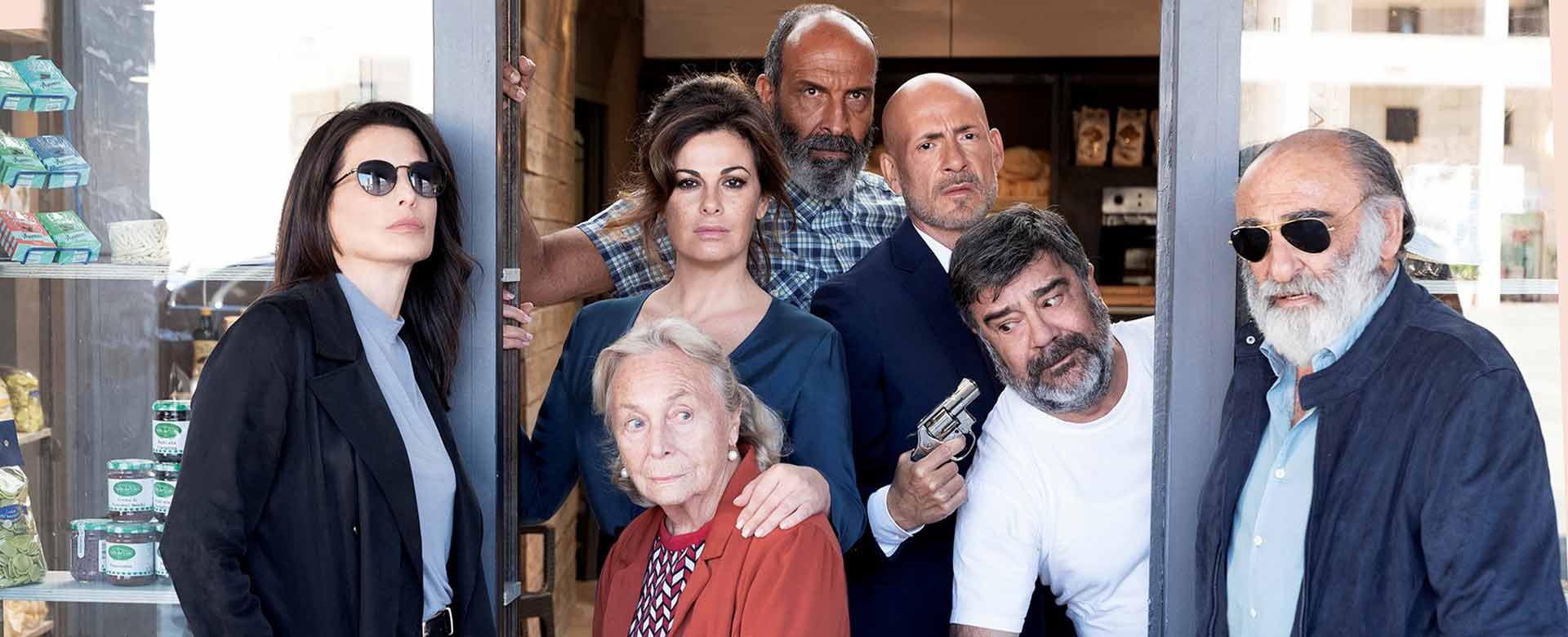 Il cast del film Ostaggi: da sinistra Eleonora Ivone, Elena Coppa, Vanessa Incontrada, Jonis Bascir, Gianmarco Tognazzi, Francesco Pannofino, Alessandro Haber