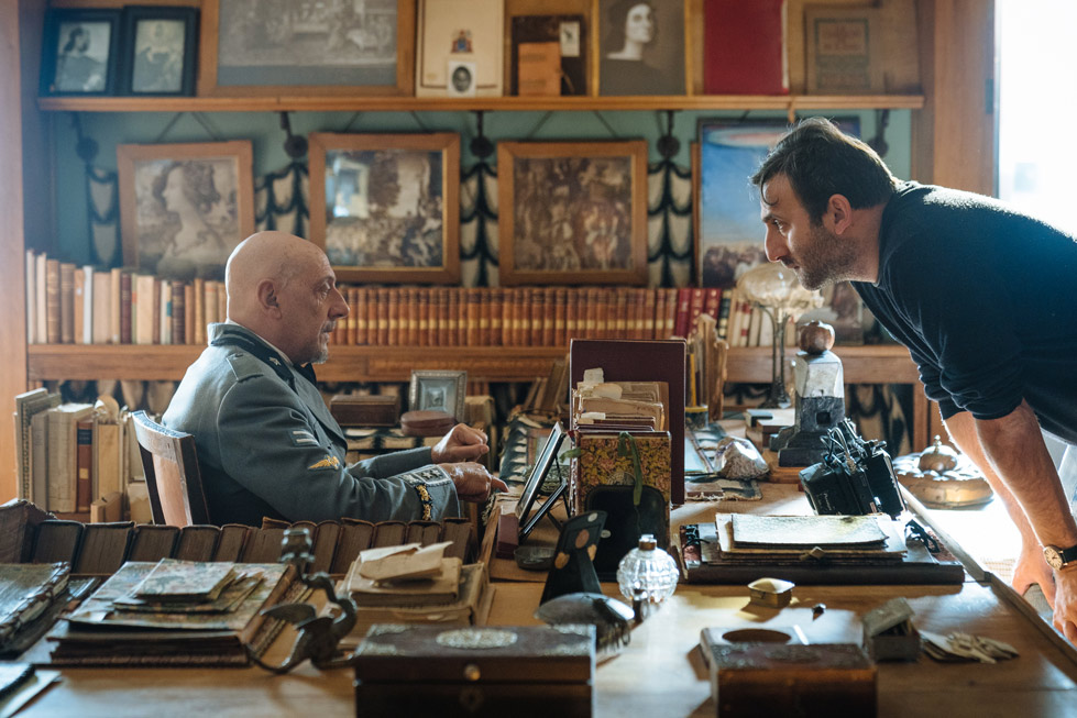 Sergio Castellitto e il regista Gianluca Jodice sul set del film Il cattivo poeta ©Paolo Ciriello
