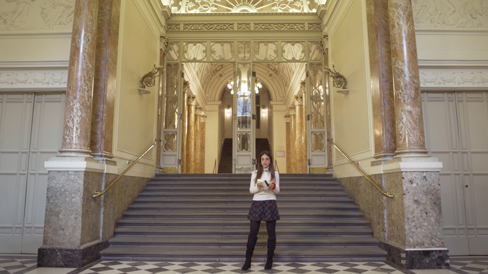 Un momento dello spettacolo Nuda Voce nel Teatro della Pergola di Firenze