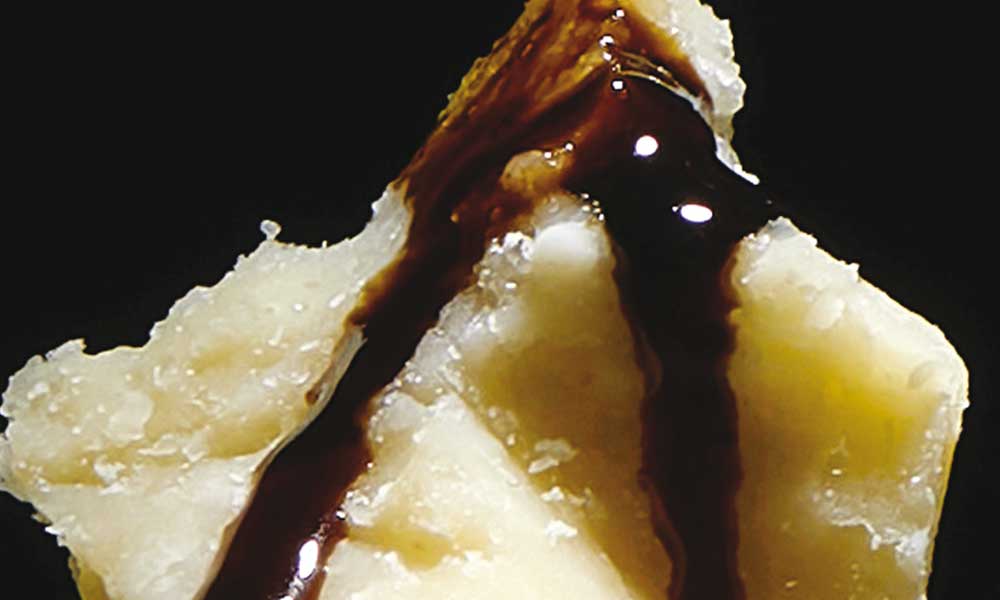 Formaggio con aceto balsamico