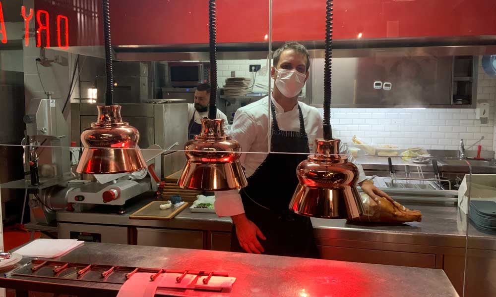Cucina del locale Dry Aged a Milano