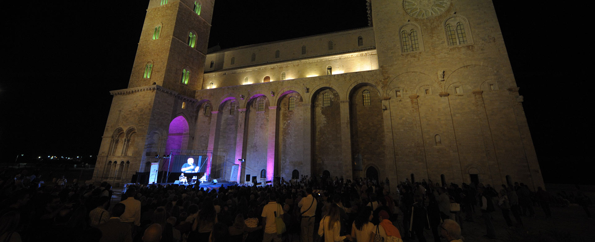 La cattedrale di Trani in occasione del festival Dialoghi di Trani
