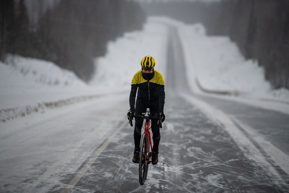 Omar Di Felice nella tappa Trapper Creek-Cantwell in Alaska (2019) ©Luigi Sestili