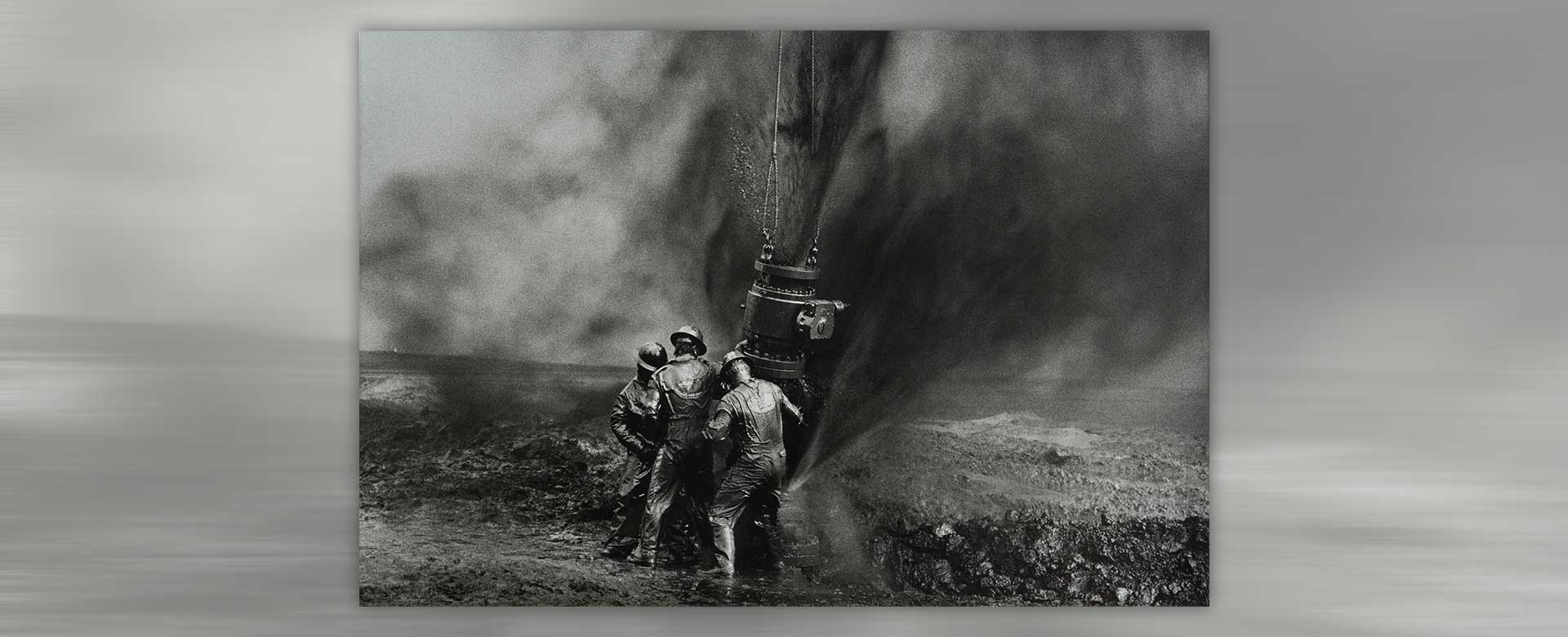 Sebastião Salgado. Pozzo petrolifero, Burhan, Kuwait