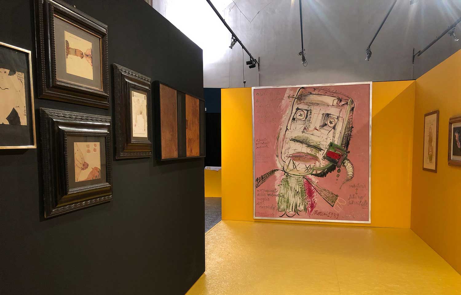 Installazione della mostra Marginalia a Pavia