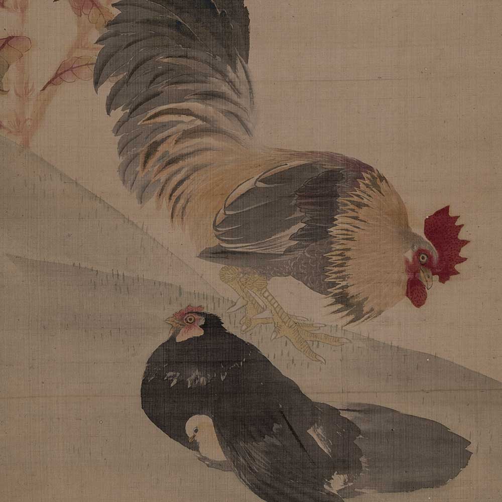 Chō Gesshō (Kyoto, Nagoya, 1772-1832) Un gallo con una gallina che protegge un pulcino, presso una pianta di amaranto Inizio XIX secolo Dipinto a inchiostro e colori su seta, 98,1 x 37,3 cm ©Studio Gonella