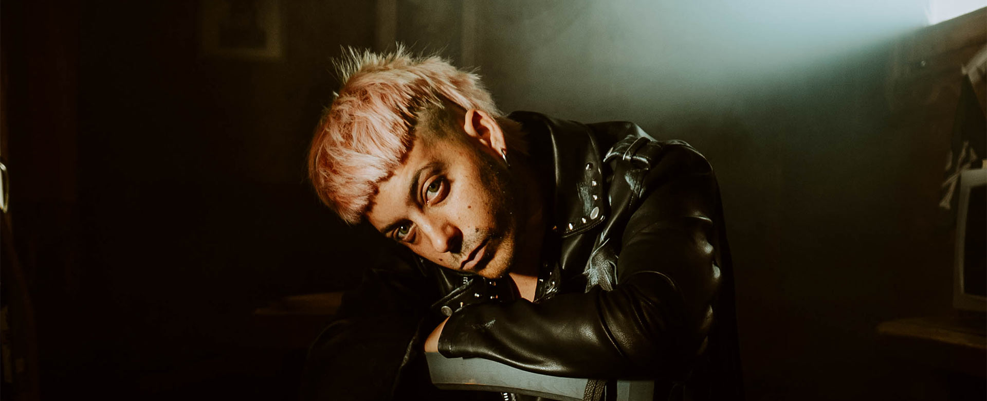 Il cantautore Dani White