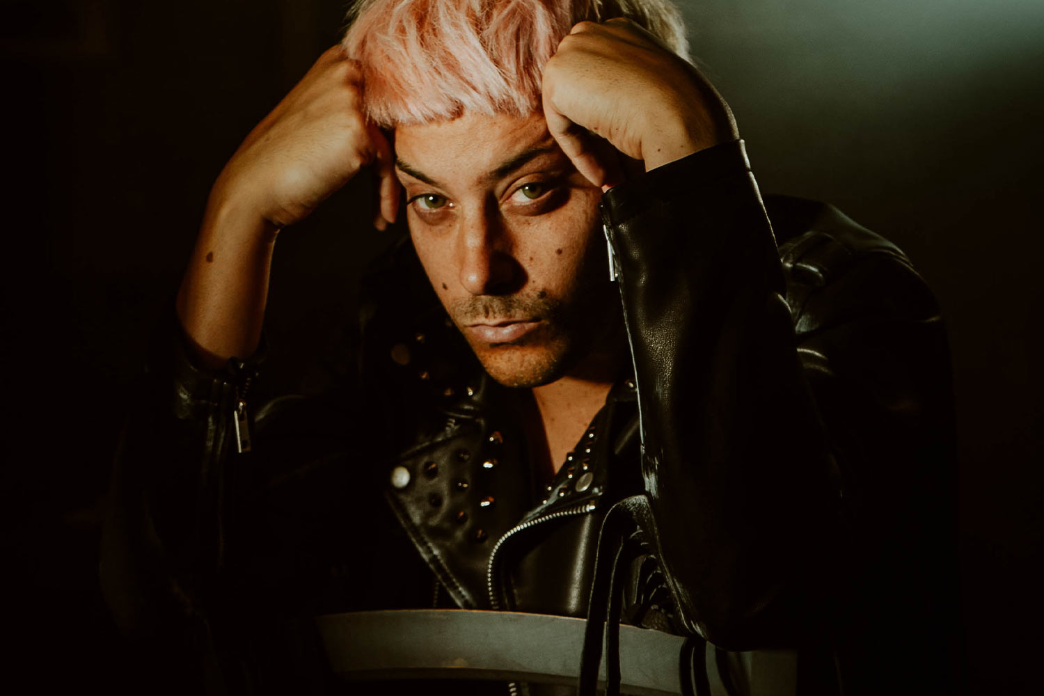 Il cantautore Dani White