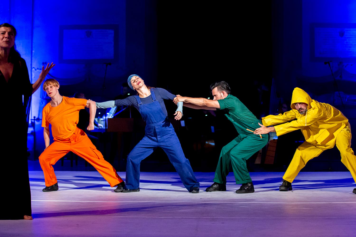Figli di un Dio ubriaco del Balletto Civile, con la coreografia di Michela Lucenti, al Cantiere internazionale d’arte del 2021 a Montepulciano