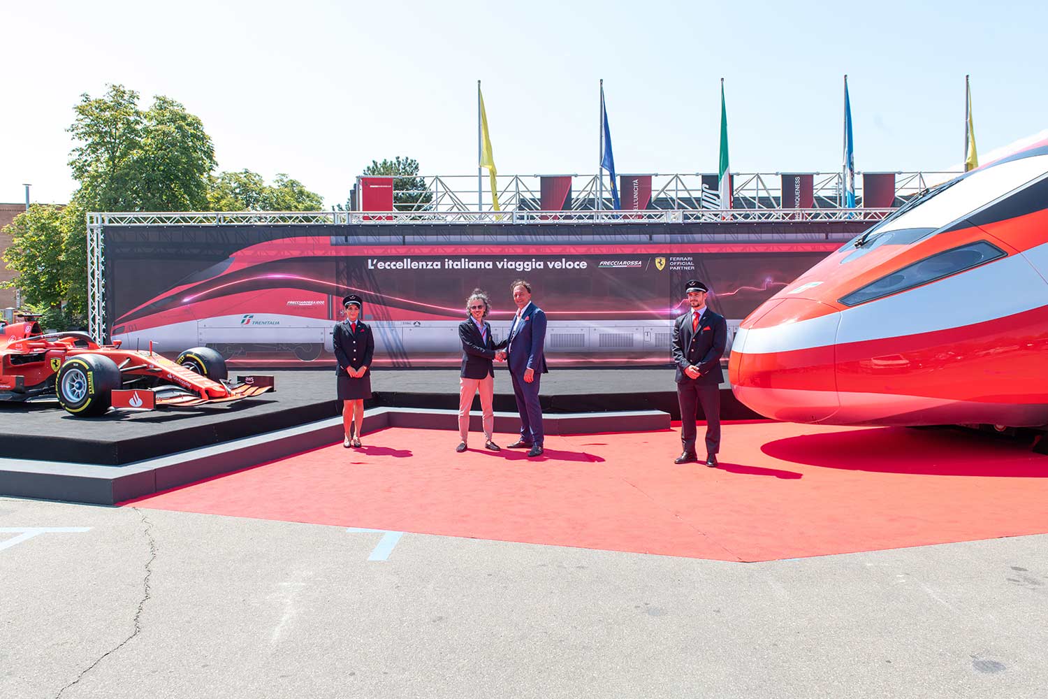 Pietro Diamantini, Direttore Business Alta Velocità di Trenitalia, e Laurent Mekies, Racing Director and Head of Track Area Ferrari, durante la presentazione al Museo Ferrari di Maranello della partnership tra Frecciarossa e Scuderia Ferrari