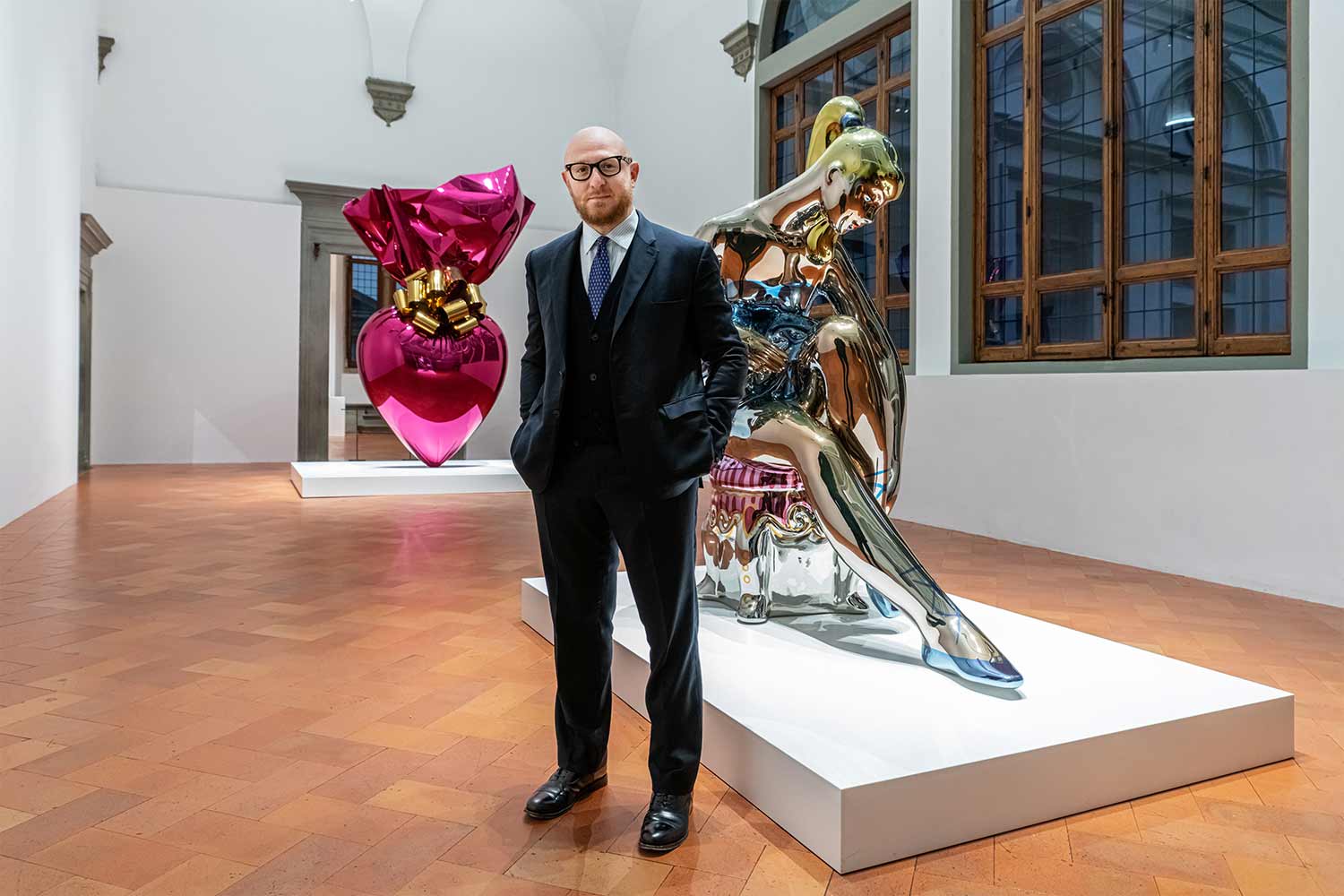 Galansino con le opere di Jeff Koons, esposte a Palazzo Strozzi nella mostra Shine