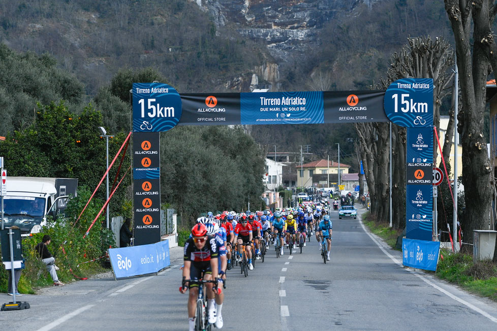 Un momento della Tirreno-Adriatico Eolo 2021  ©Marco Alpozzi - LaPresse