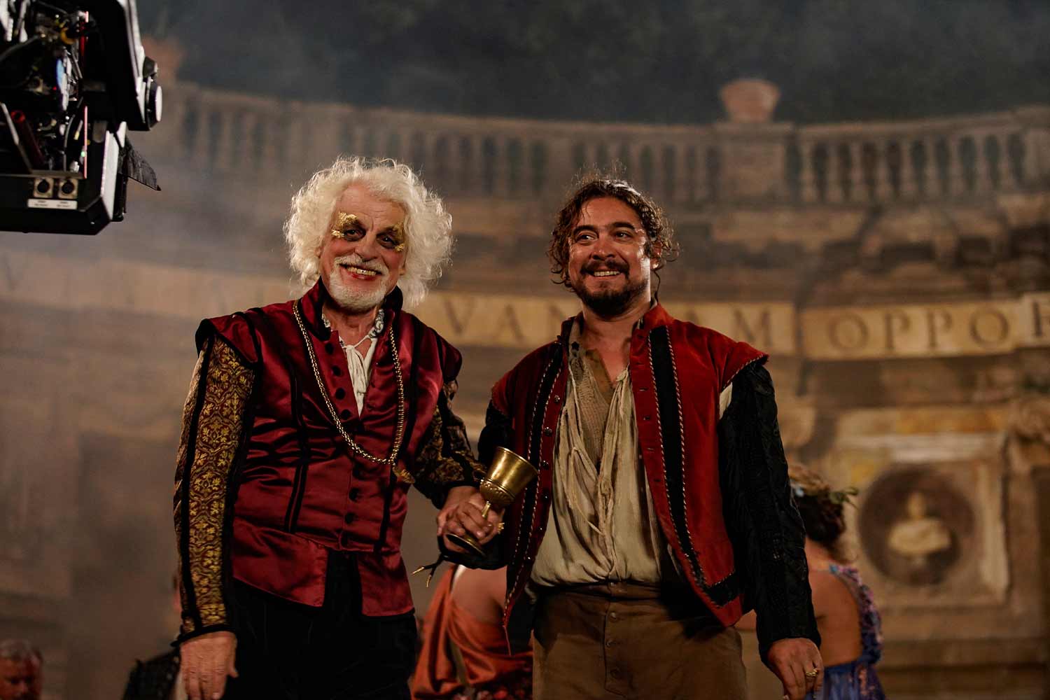 Michele Placido con Riccardo Scamarcio nel film L’ombra di Caravaggio