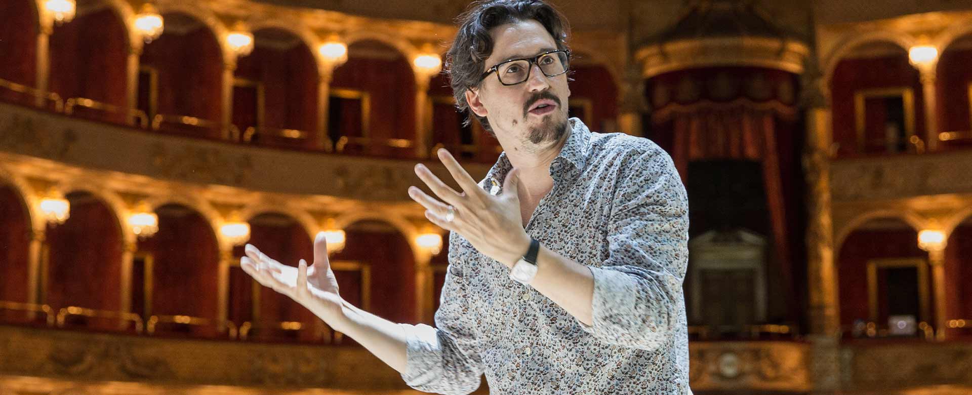 Il regista Damiano Michieletto al Teatro dell’Opera di Roma