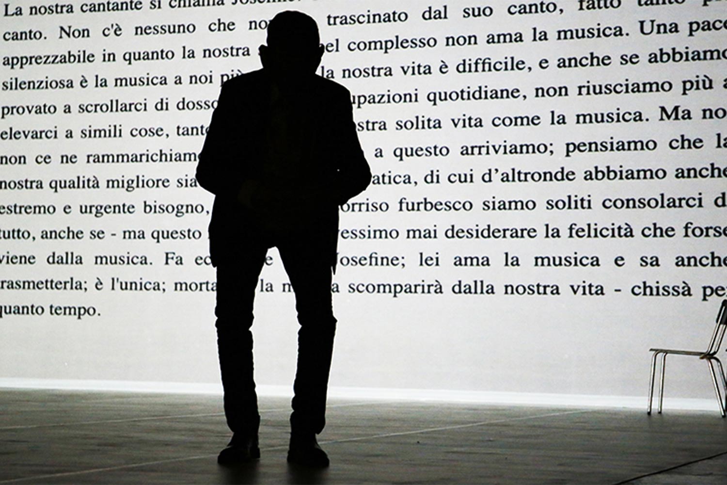 Una scena dello spettacolo Josefine del duo Bartolini e Baronio © Margherita Masè