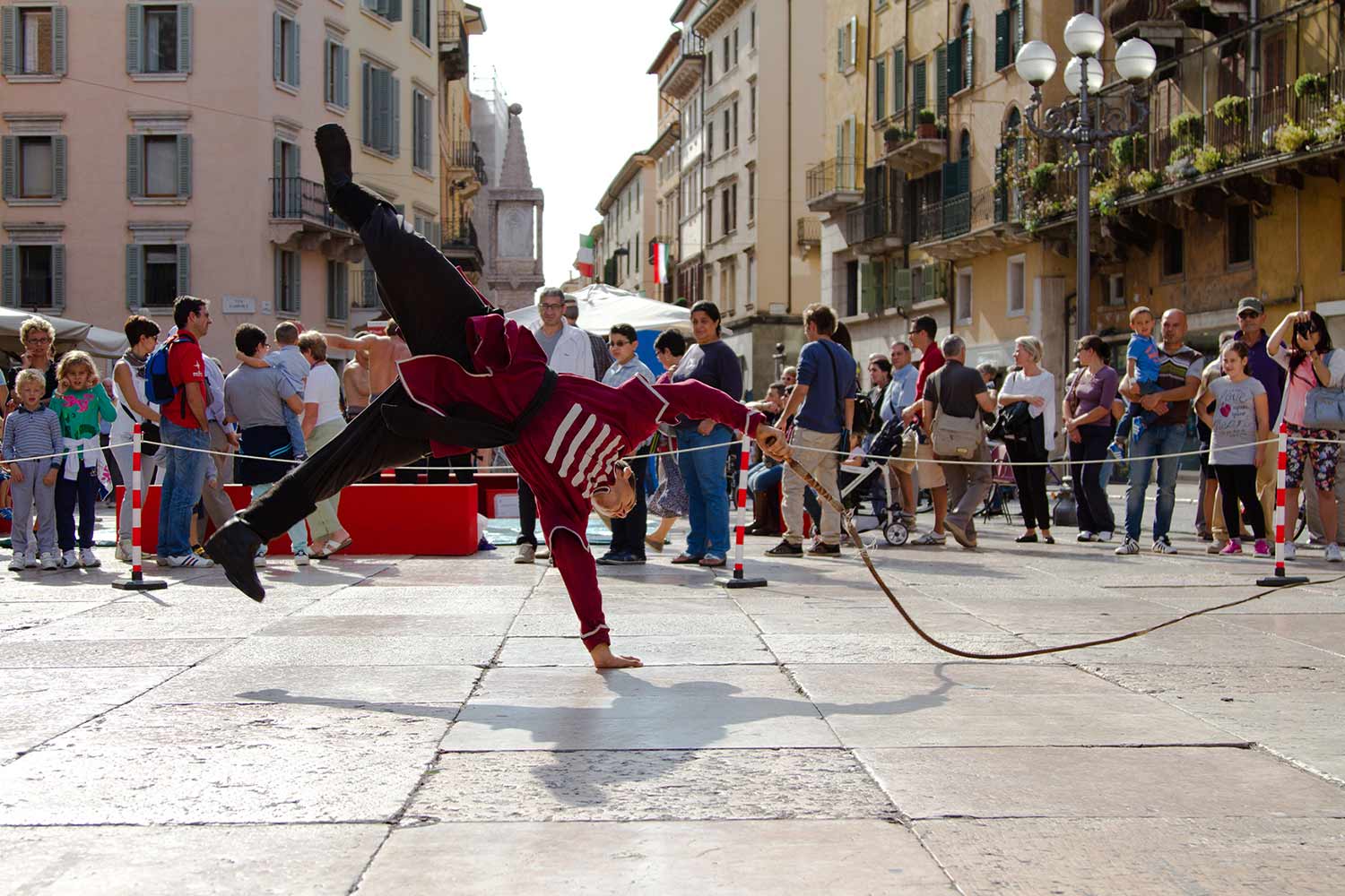 Il gioco ungherese delle fruste Kariskas Ostor, tra i protagonisti del festival Tocatì di Verona ©Martina Padovan