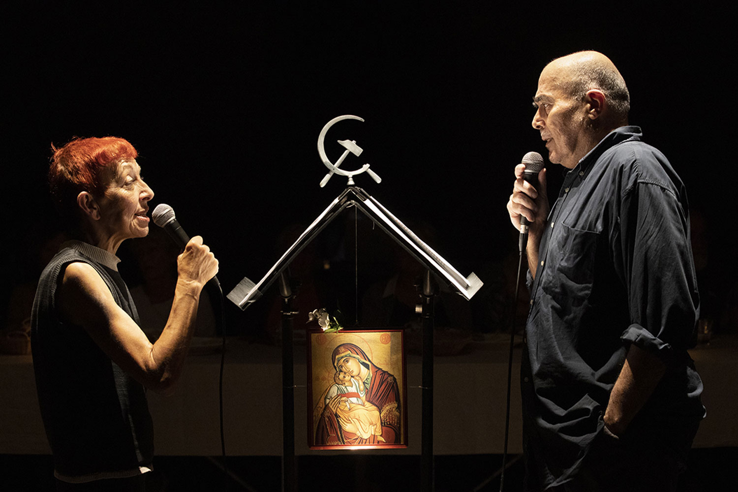 Teatro delle Ariette e Teatro delle Albe nello spettacolo Pane e petrolio ©Marco Caselli Nirmal