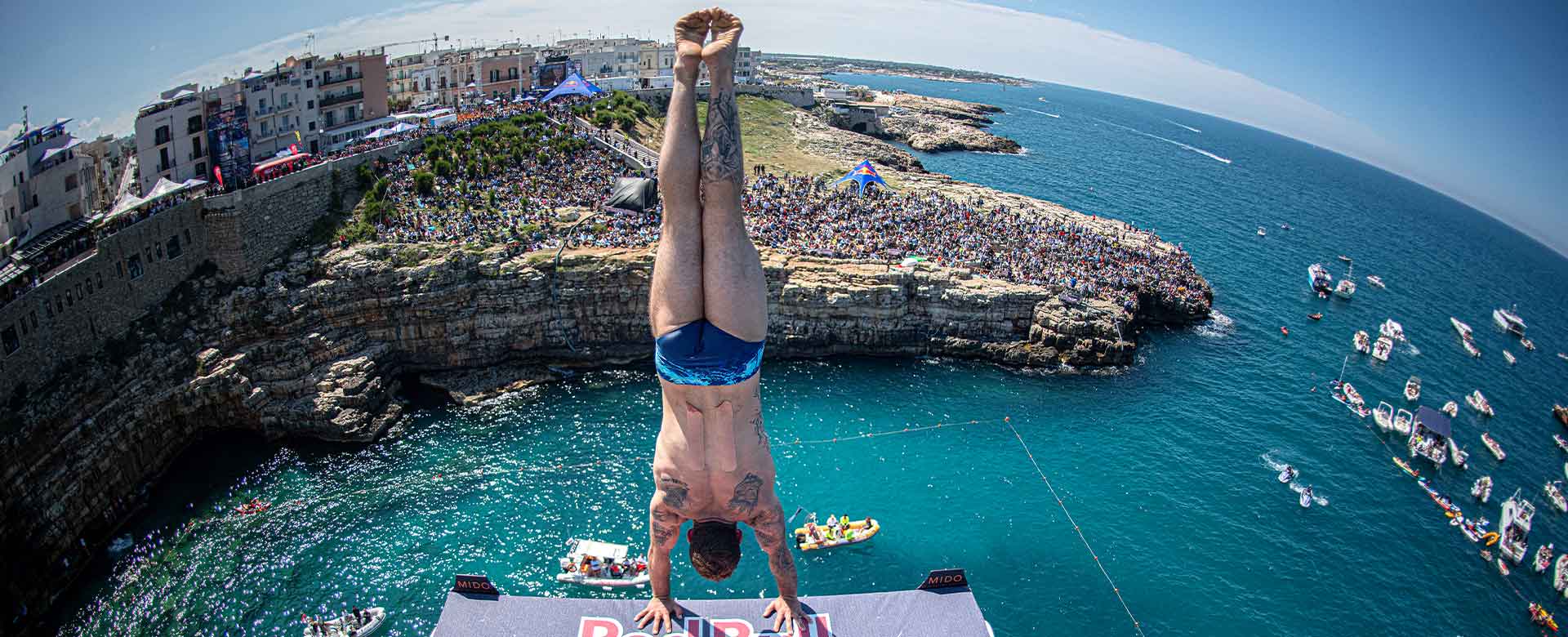 Alessandro De Rose alla Red Bull Cliff Diving World Series a Polignano a Mare (BA), il 2 giugno 2019