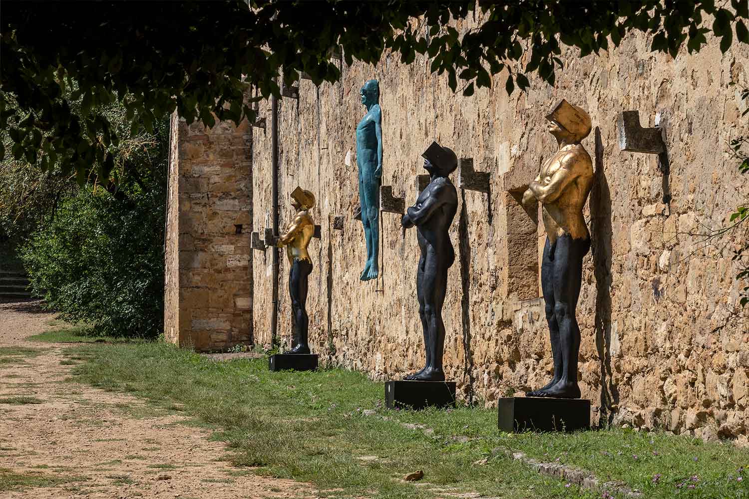 opera composta da sculture