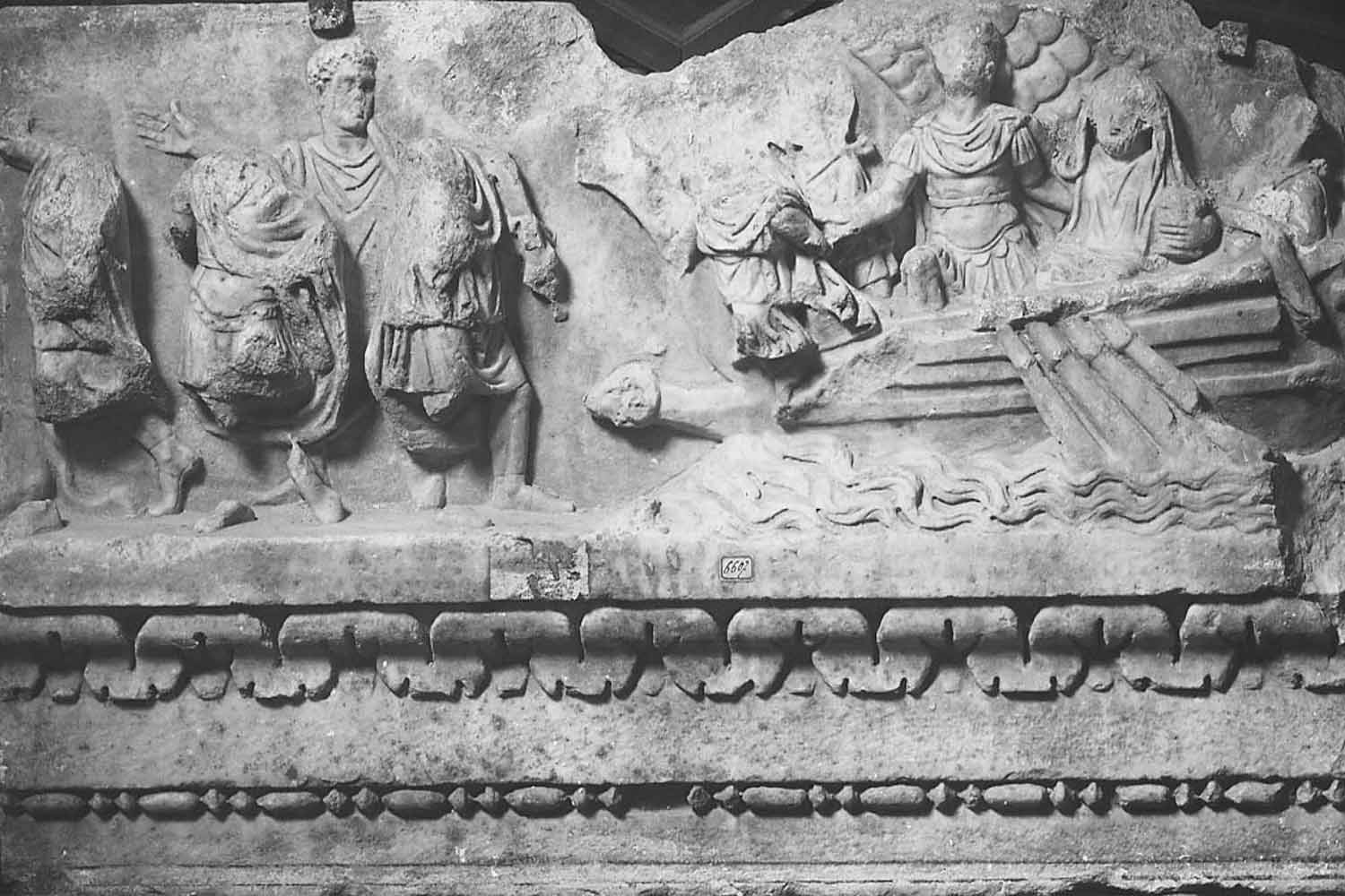 Rilievo di marmo raffigurante lo sbarco dei Troiani. Da Gaeta (II sec. d.C.), Museo Archeologico Nazionale di Napoli