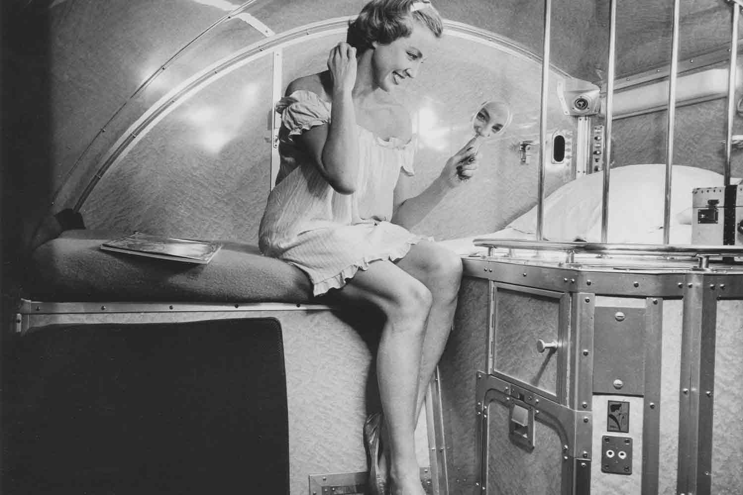 Fotografia pubblicitaria per la promozione dei nuovi vagoni letto P, iniziale di Pillepich, progettista e ingegnere capo dei servizi tecnici della Compagnie (1959) ©Fonds de dotation Orient Express