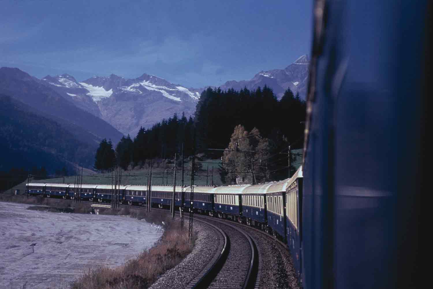 Il Venice Simplon-Orient-Express in uno scenario alpino, Photo Mikio Miura