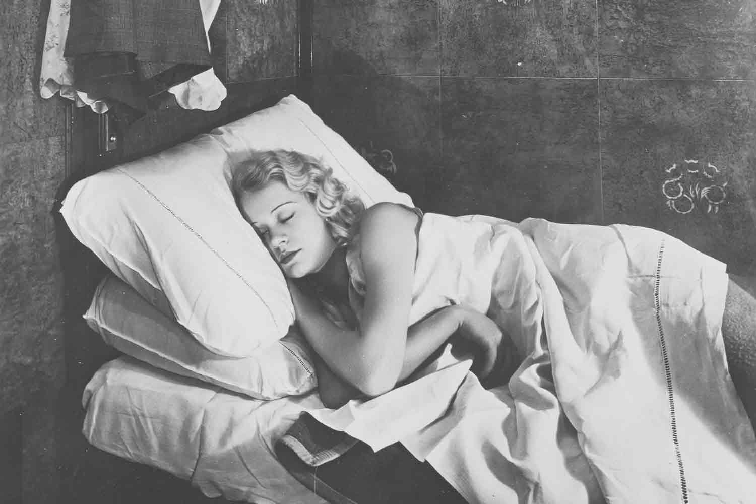 Fotografia pubblicitaria per la promozione delle nuove vetture letto Lx (lusso) della CIWL (circa 1930) ©Fonds de dotation Orient Express