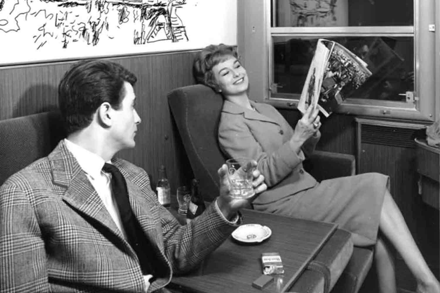  Fotografia pubblicitaria per la promozione dei nuovi vagoni letto "YC" costruiti in Italia da FIAT1958  © Fonds de dotation Orient Express