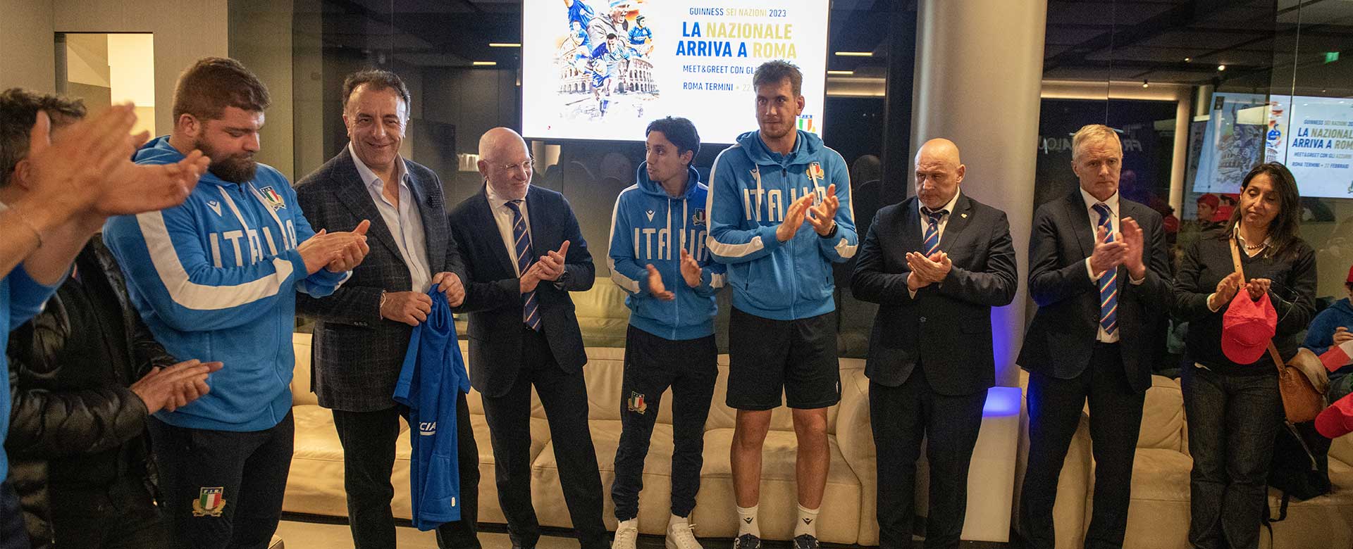 La Nazionale italiana di rugby accolta al FrecciaLounge di Roma Termini in vista della gara contro l'Irlanda per il Sei Nazioni