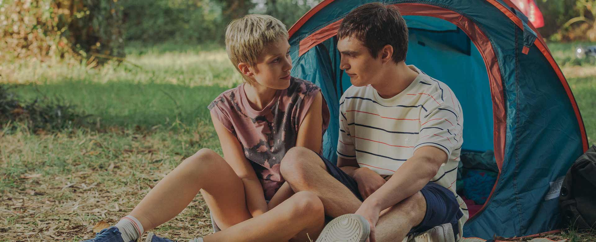 Carolina Sala e Rocco Fasano in una scena del film Noi anni luce, in anteprima al Giffoni film festival