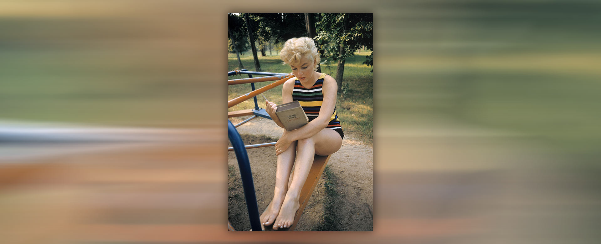 Marilyn Monroe legge Ulisse di James Joyce, Long Island, New York, Usa (1955)