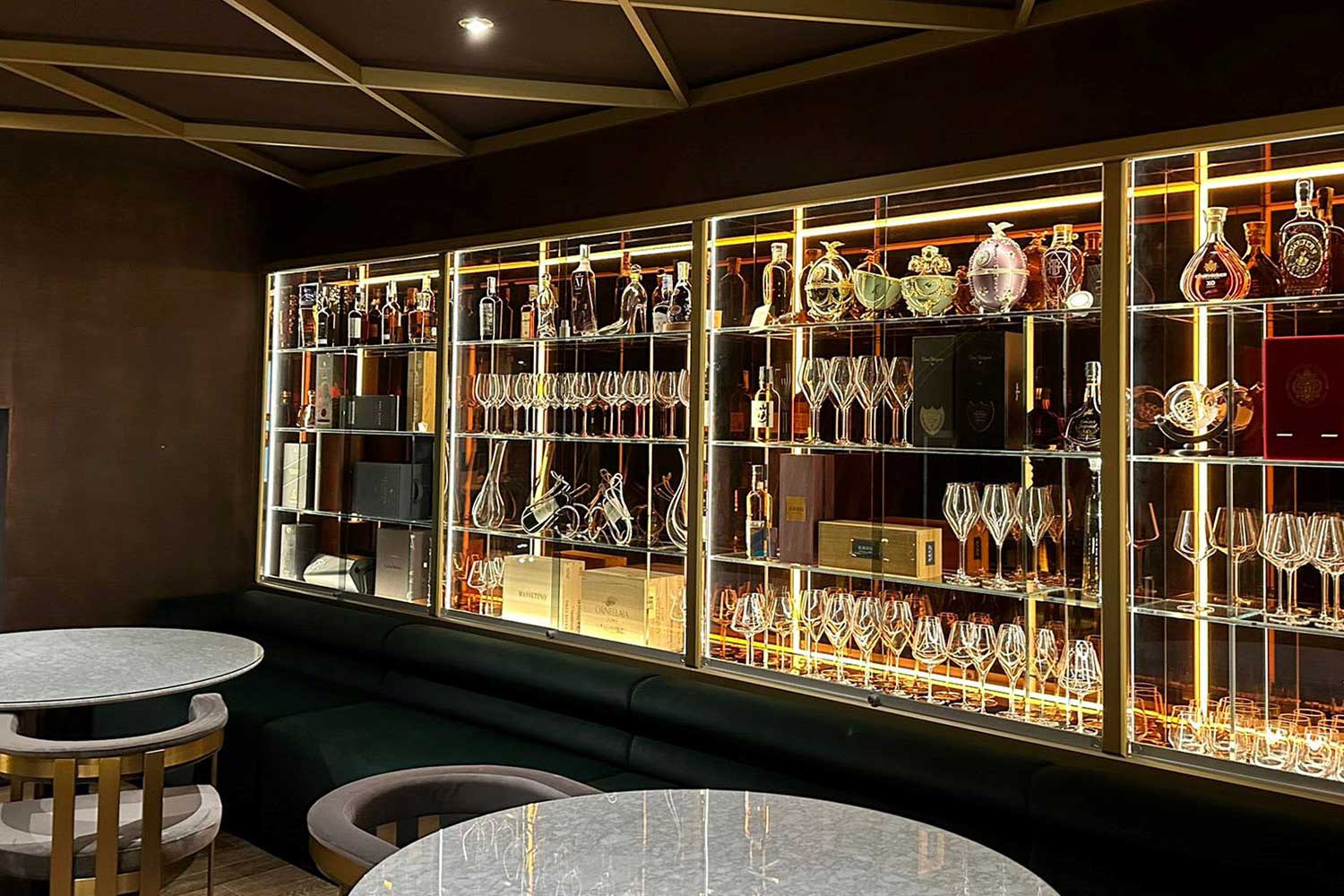 bar
