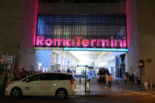 Stazione Roma Termini rosa