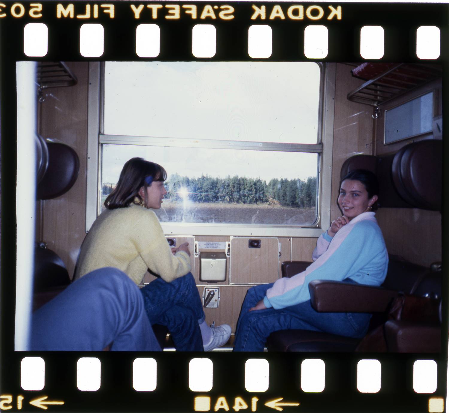 Ragazze a bordo treno