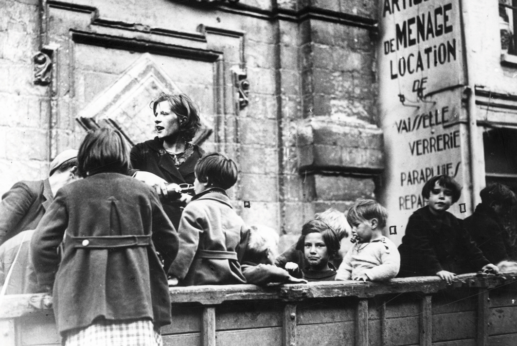 Profughi in Francia, durante i bombardamenti della Seconda guerra mondiale (1940) 