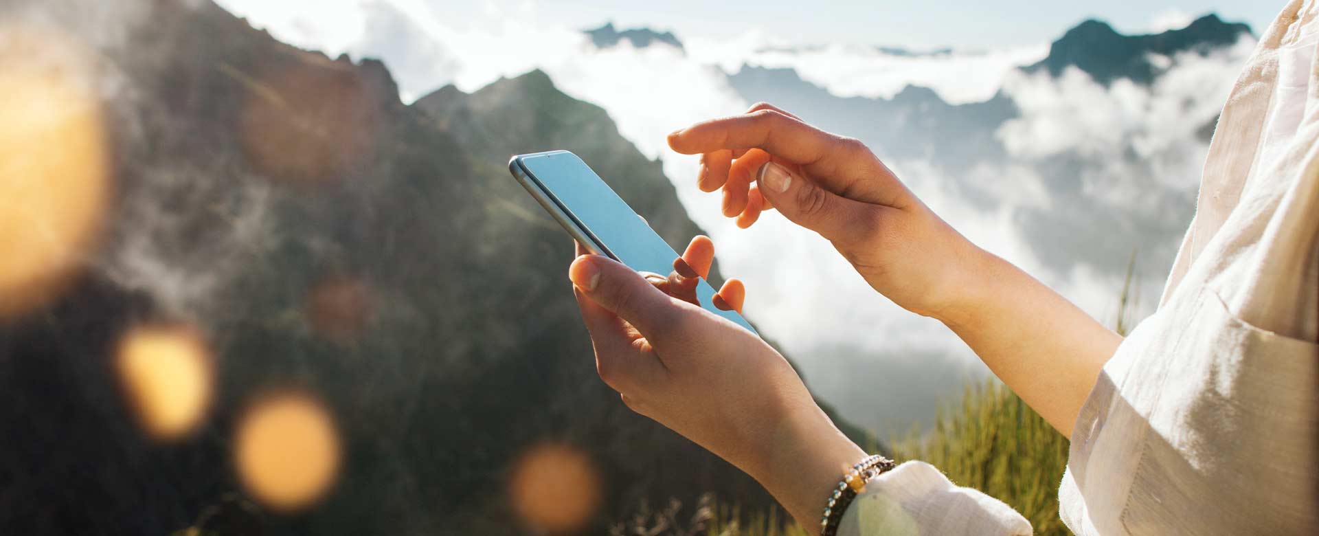 Ragazza con smartphone