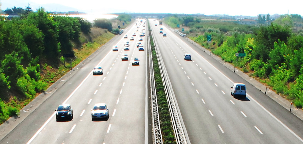 Esodo estivo lungo un'autostrada di Anas