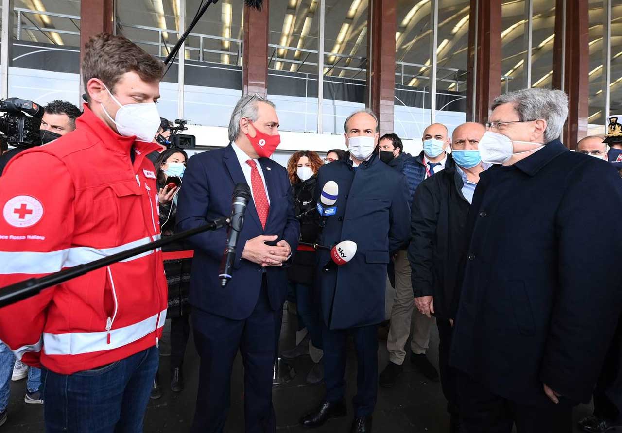 Gianfranco Battisti, AD di FS Italiane, a Roma Termini insieme al ministro Enrico Giovannini e al presidente della Croce Rossa Francesco Rocca  